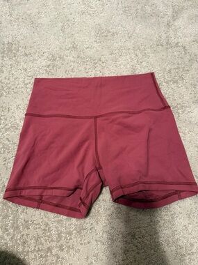 Women’s High-Waist Performance Shorts - Maroon